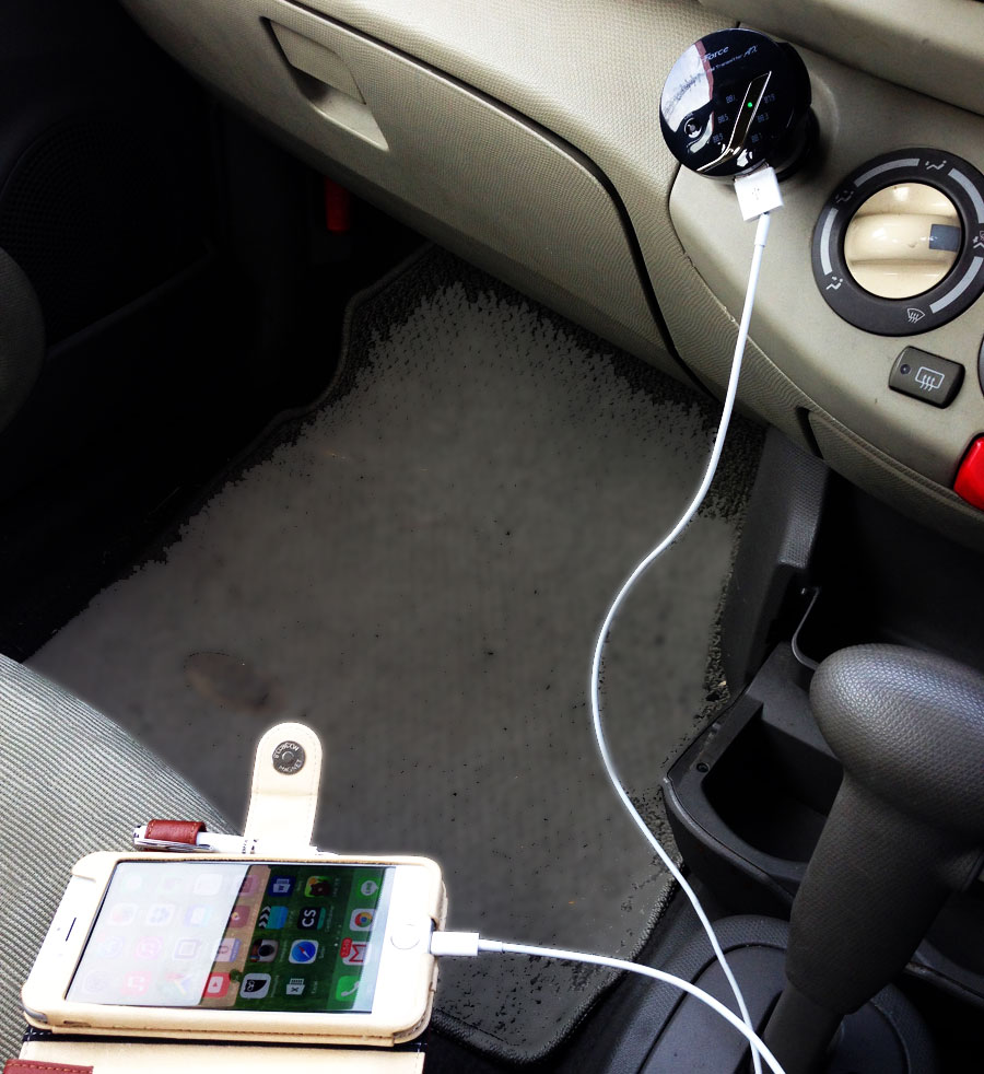 家禽 おしゃれな 疑わしい 車 音楽 Iphone 充電 Workerscoop Jp