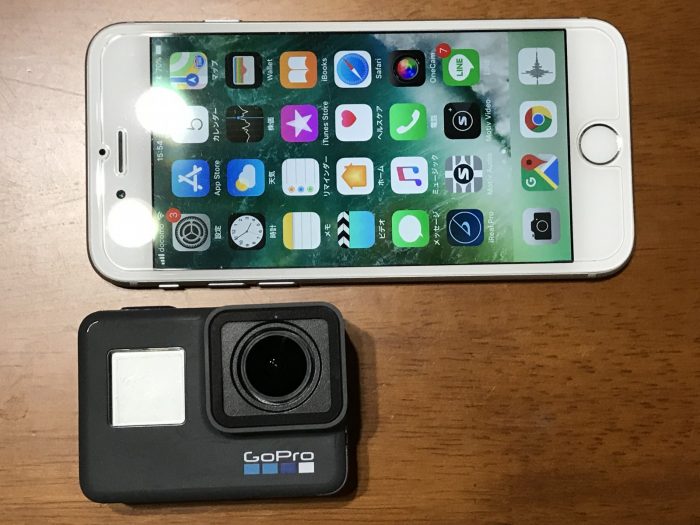 GoProとiPhone6の大きさ比較