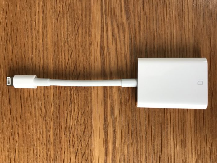 Apple Lightning-USBカメラアダプタ