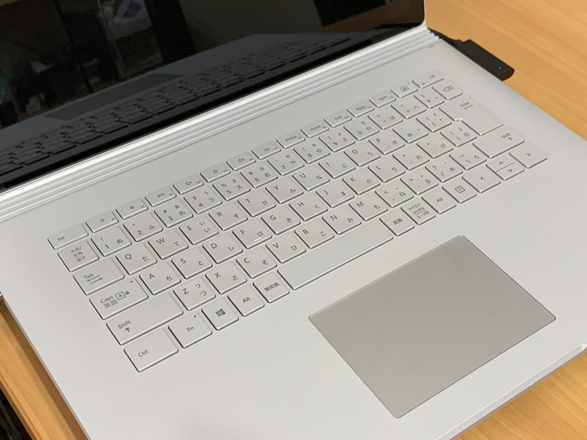 Surface Bookのバッテリーが膨張しすぎてヤバい件 Yossy Style